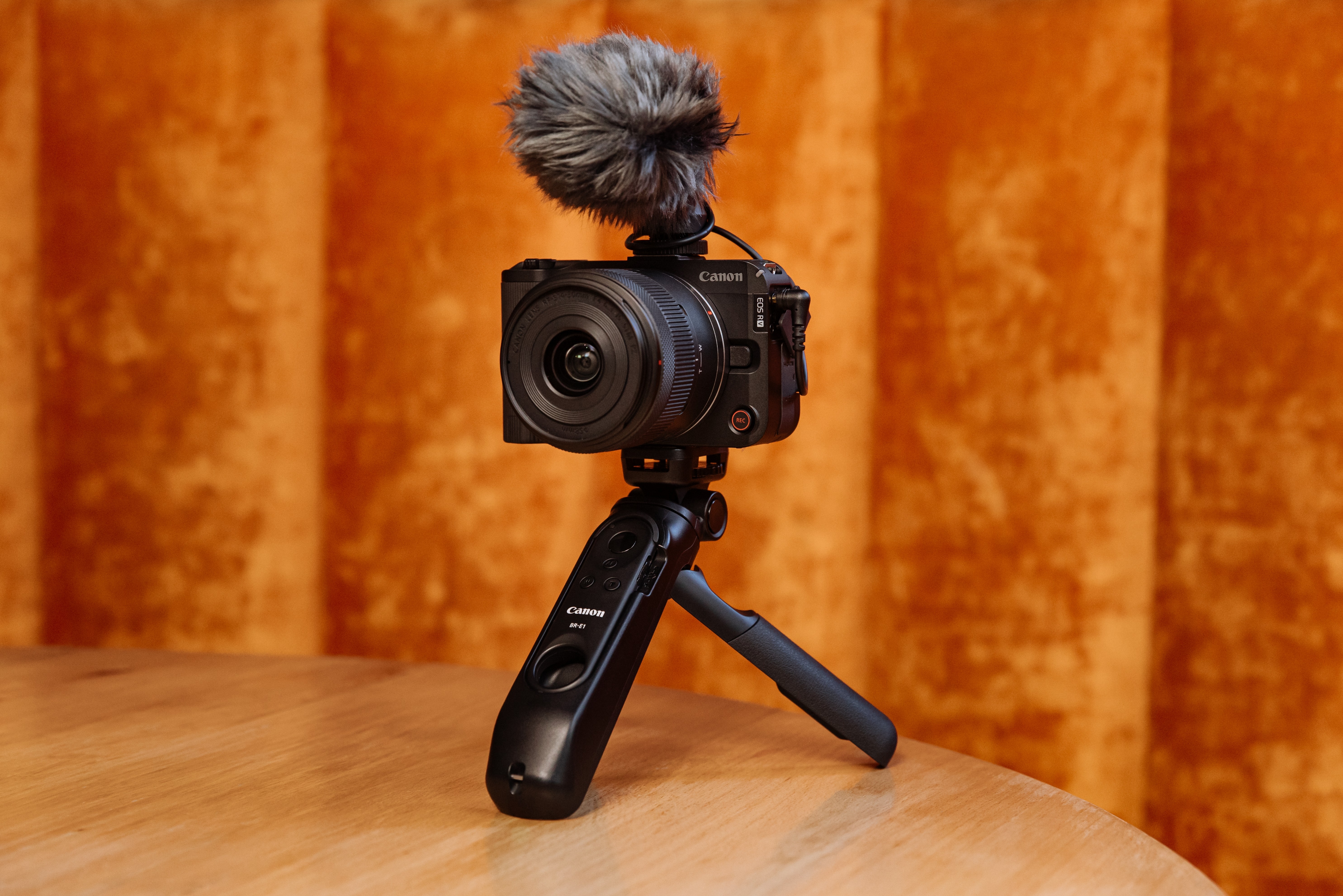 EOS R50 V_Ambient_Camera_Remote_Tripod_Microphone
