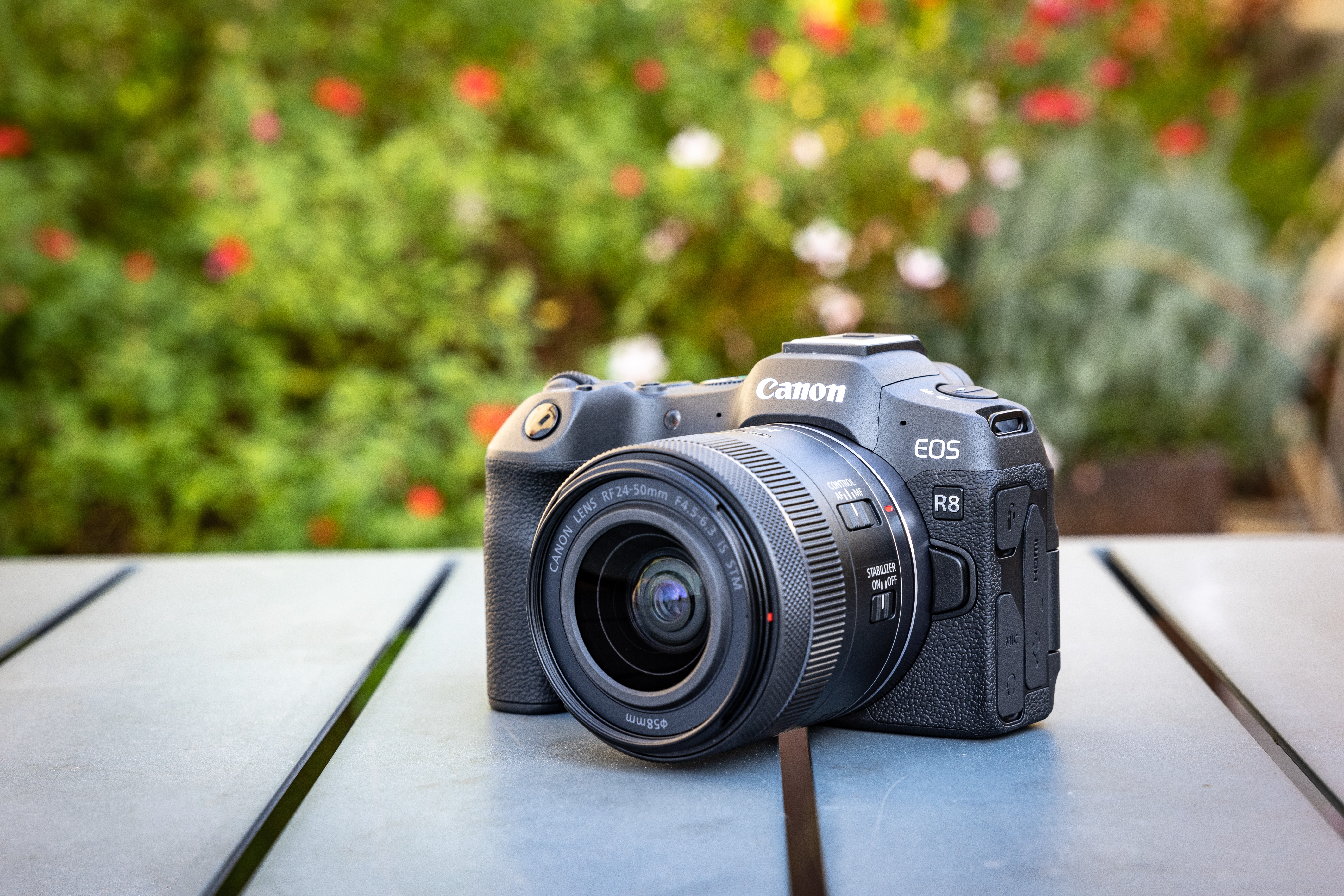 EOS R8_Ambient