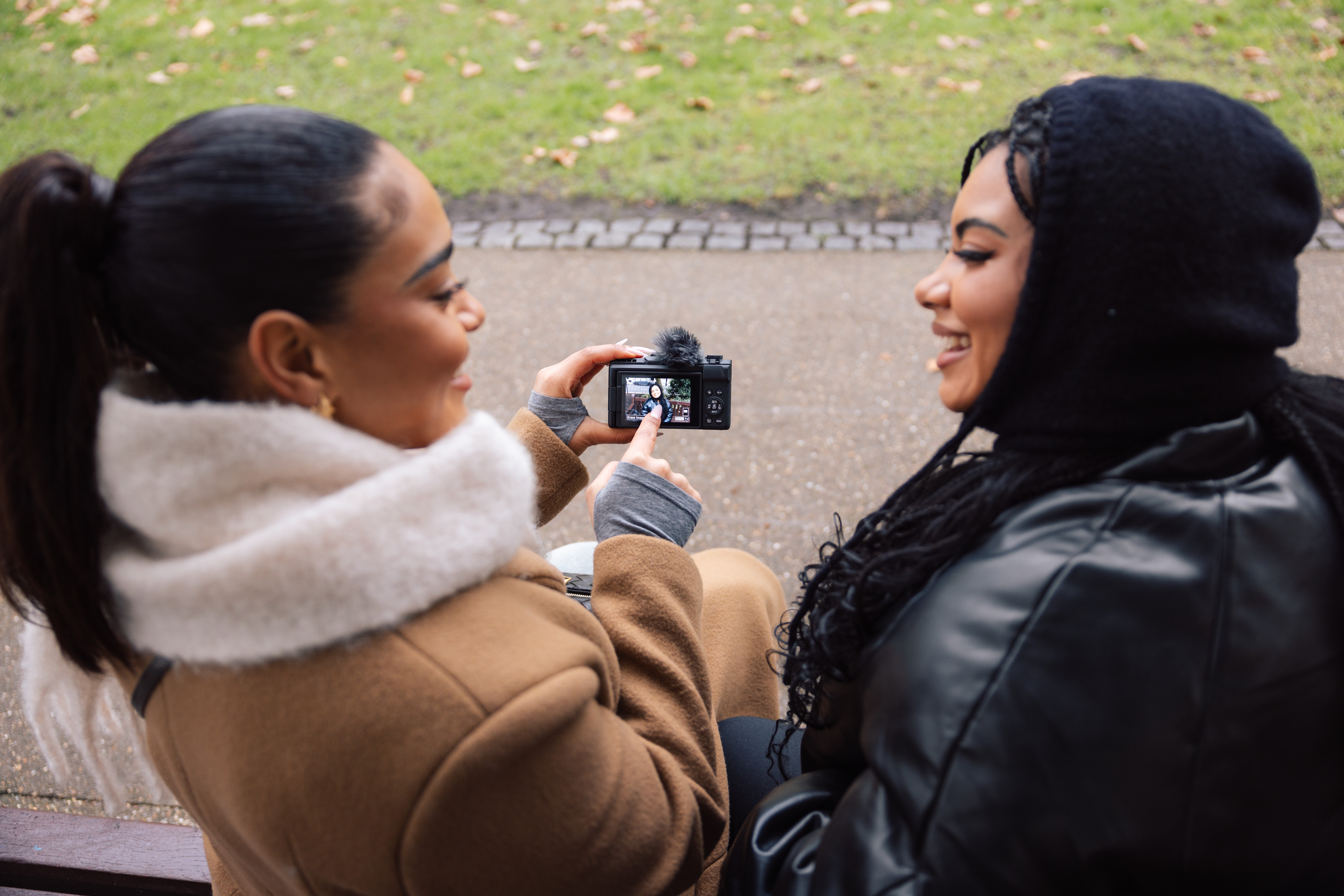 PowerShot V1_Image_Lifestyle